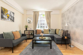 Charming 2 Bedroom Flat in Kensington High Street, London